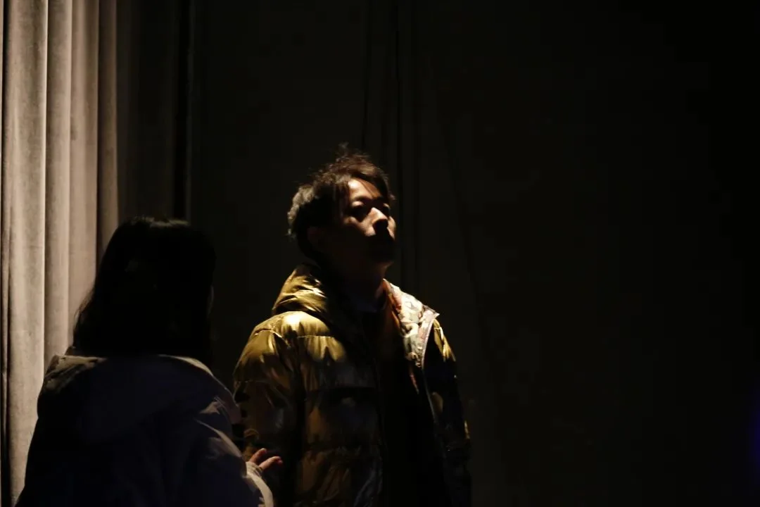"The Howler," behind the scene. - "Unexpected by the audience, unexpected by the actor, unexpected by everyone."