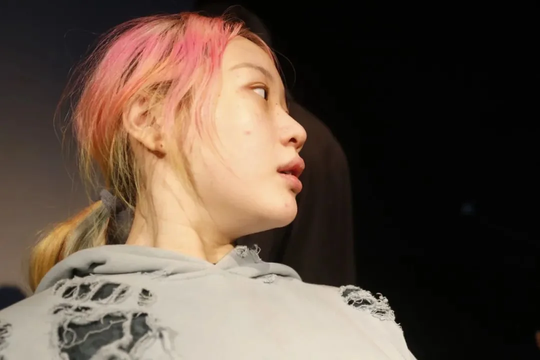 We'll talk behind the scene of Cocoon House. - We'll record "I" with the P4. - P4 Theater
