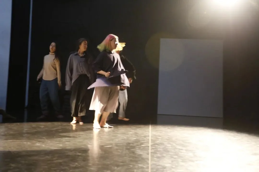 We'll talk behind the scene of Cocoon House. - We'll record "I" with the P4. - P4 Theater