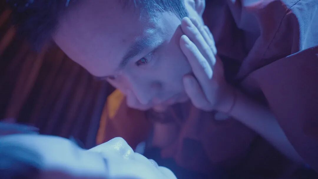 我消失了段落的眼睛和手部单帧