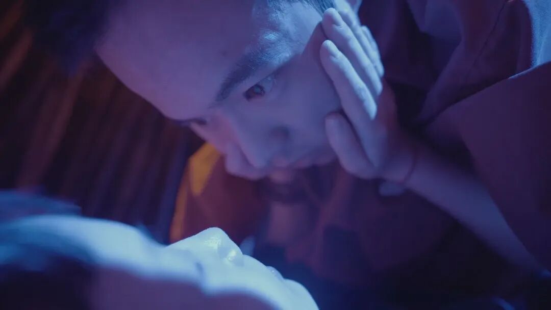 眼睛、镜子和看不到自己